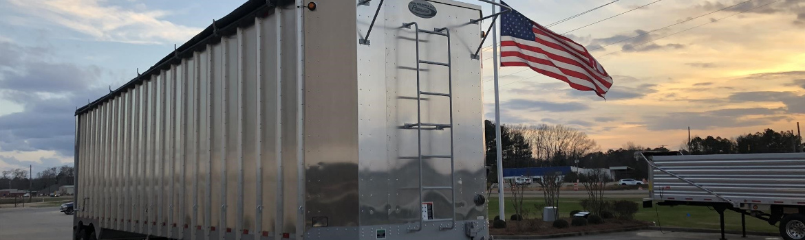 2019 Peerless Chip Storage Trailer parked in a parking lot